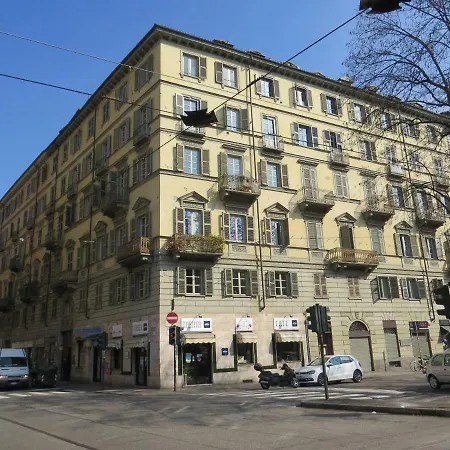 Tosuit Del Viaggiatore Turin